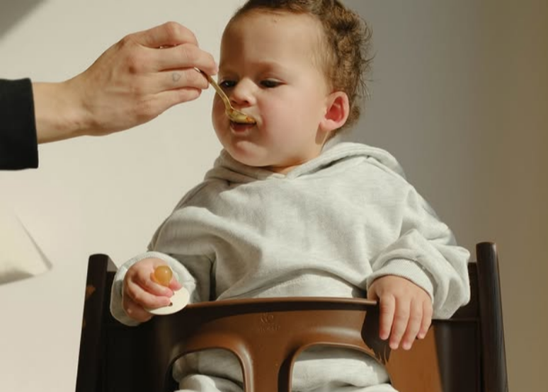 World Weaning Week: A Gut-Friendly Start to Solid Foods