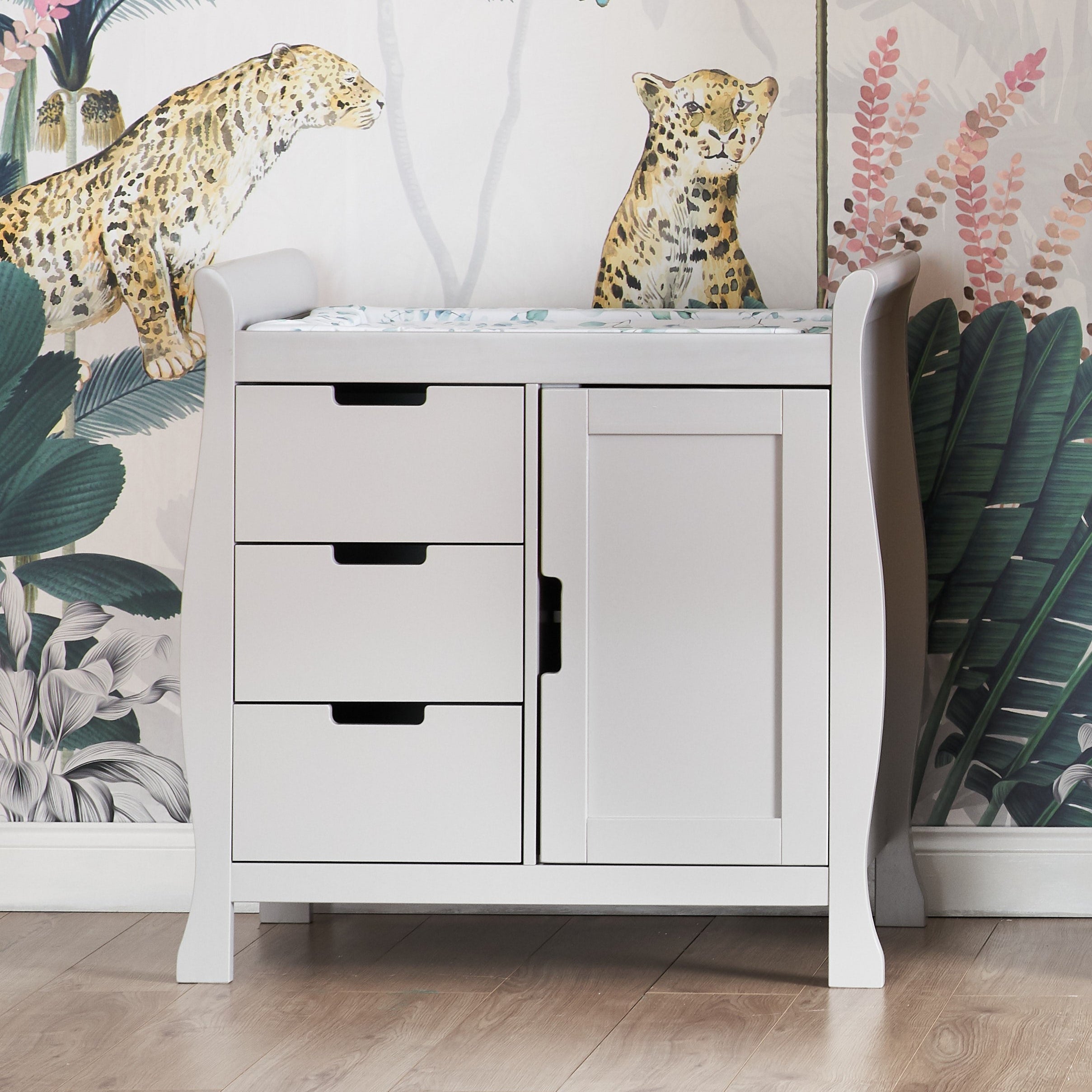 Obaby Stamford Sleigh Closed Changing Unit