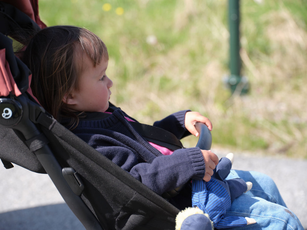 side profile image of Stokke YOYO toddler bumper bar on Berry YOYO5 stroller - Available from Parent Studio