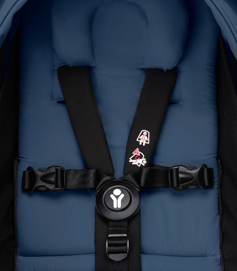 Stokke® YOYO³ stroller with newborn to toddler Black/Air France Blue