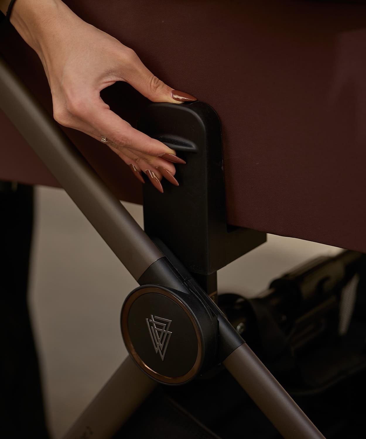 Venicci Upline 2 SE Burgundy - Parent Studio