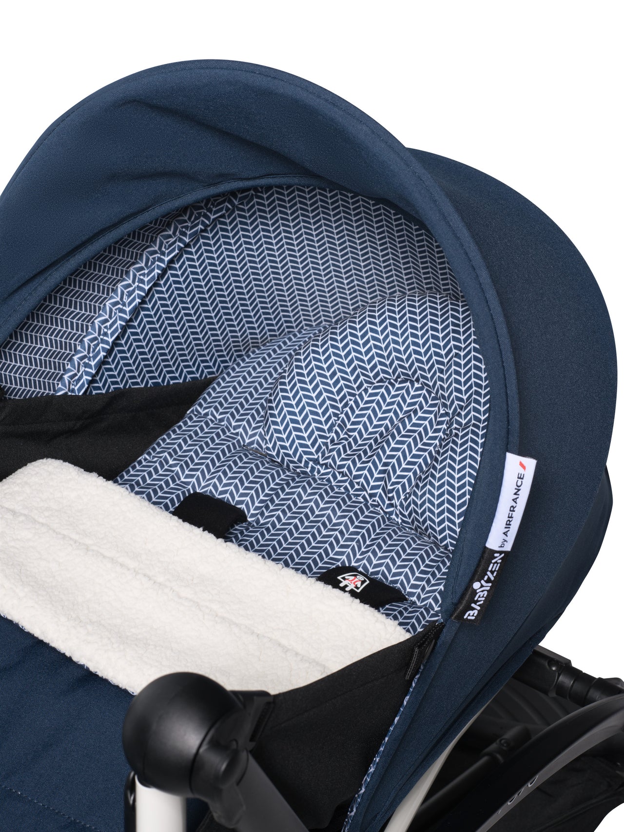 BABYZEN YOYO² (white frame) complete with newborn pack - Air France Blue FREE 6+Rain cover
